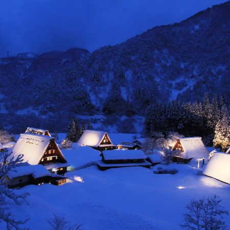 The Seasons of Gokayama: Snow Illumination