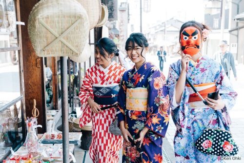 DELICIOUS JAPANESE IN KIMONO