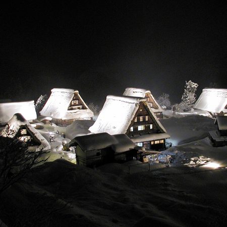 世界遺産ー五箇山菅沼合掌造り集落ライトアップ