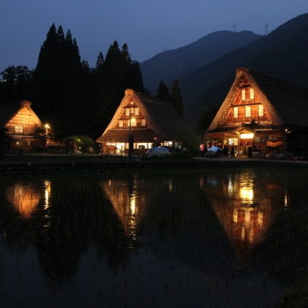 四季の五箇山「春の宵」ライトアップ