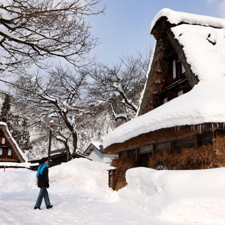 【高山発・金沢行き】 世界遺産×絶景ドライブ！冬の五箇山で味わう、癒しと伝統ののんびり旅