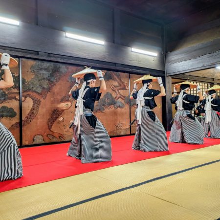 【各回限定10名】お座敷むぎやプレミアム〈松の間〉～風情ある囲炉裏の食と、間近で心を揺さぶるお座敷むぎやの夜～