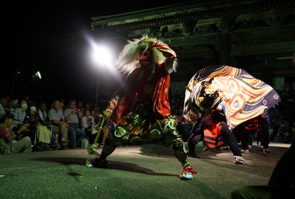 【限定20名】2年に1度の大迫力！特別席で堪能する南砺獅子舞共演会と越中の小京都・城端ツアー