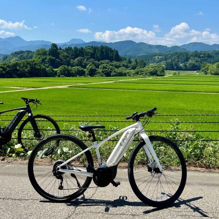 E-bikeで走る！ガイド付サイクリングツアー＜自然と暮らしをめぐる城端田園コース＞