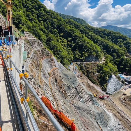 【ダムマニア必見！！】巨大インフラの裏側へ！国土交通省・利賀ダム建設現場潜入ツアー